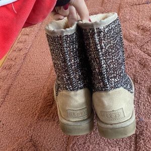 Tan Uggs